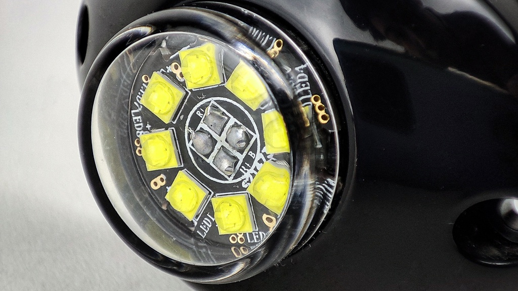 ESTROBO CALAVERA 8 LED´S  CRISTAL